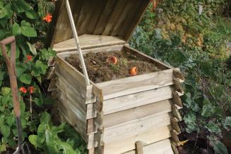 Beehive shaped composter from Rowlinson Garden Products