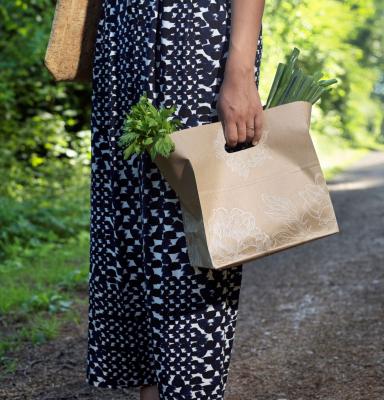 2022_MKTG_Groceries_(c)FSC_All packaging, textile and cork products are certified (excluding vegetables)